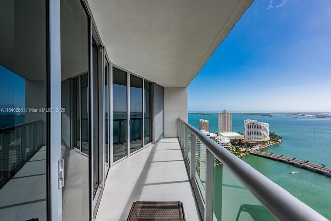 Building Photo - 495 Brickell Ave