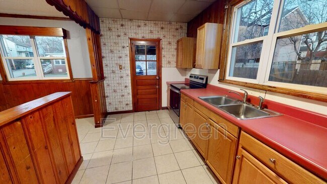 Building Photo - 233 S Hamilton Ave