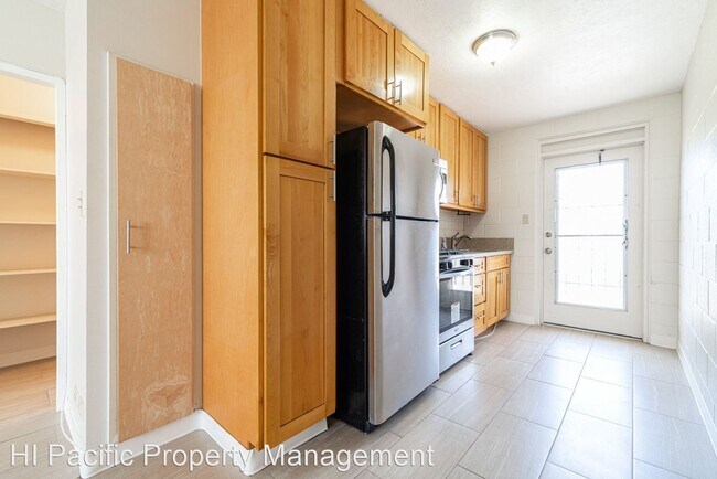 Building Photo - 2 br, 1 bath House - 1426 Keeaumoku St #C21