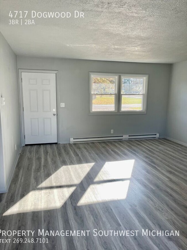 Building Photo - Newly Remodeled Duplex for rent