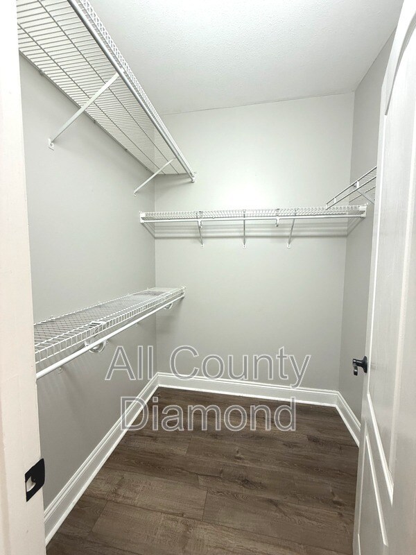 Building Photo - 12207 Lyndell Plantation Dr