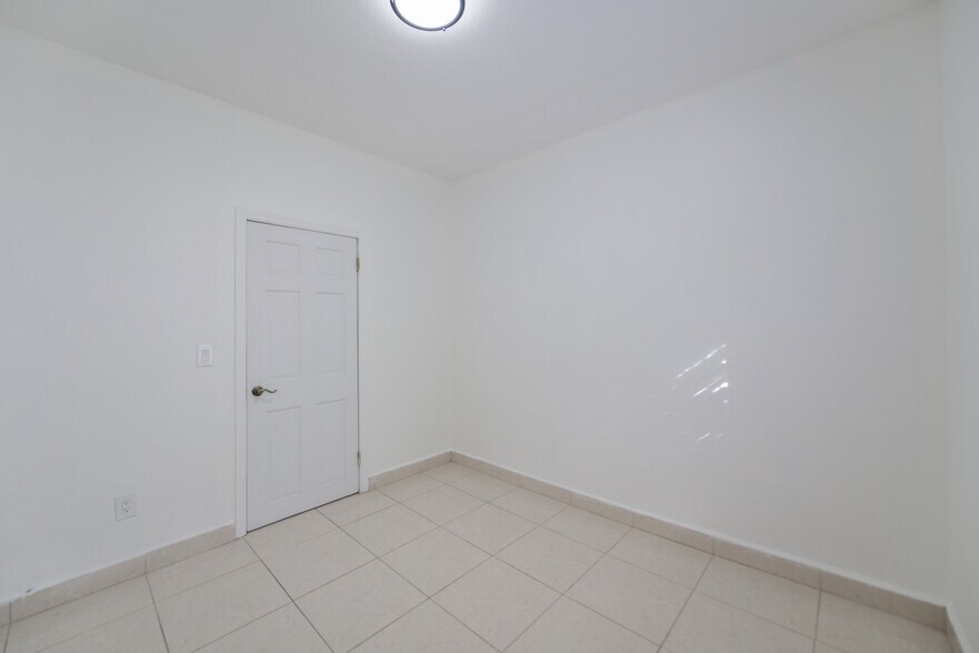 Building Photo - 1508 SW 13th Ave