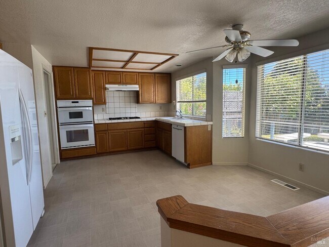 Building Photo - 138 Del Oro Lagoon