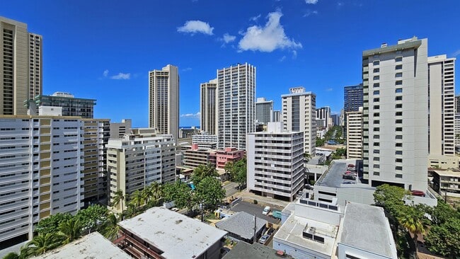 Building Photo - 222 Lili?uokalani Ave
