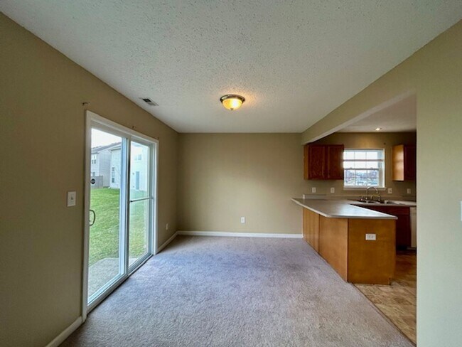 Building Photo - Wonderful 4 Bedroom 2.5 Bathroom Two Story Home in Lawrence!