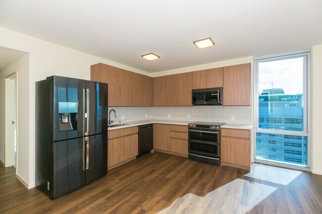 Building Photo - 1391 Kapiolani Blvd