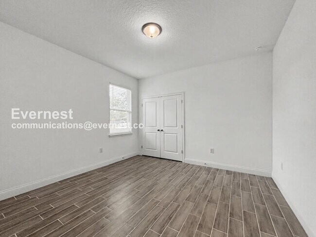 Building Photo - 6750 Midland Dr