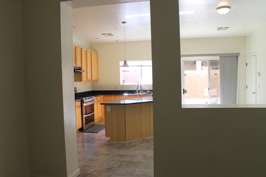 Building Photo - 4190 E Deer Dancer Way