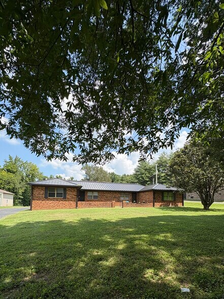 Primary Photo - 5030 Benton Rd
