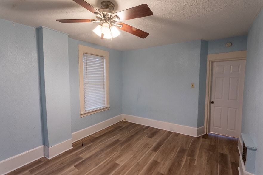 Bedroom 2 - 2302 Murray Ave