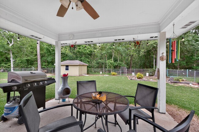 Building Photo - 1017 Pin Oak Dr