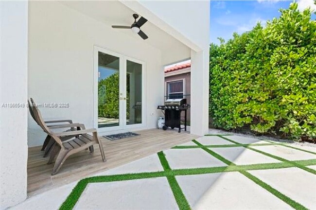 Building Photo - 13117 SW 54th Ct