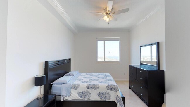 Building Photo - 1551 N Flagler Dr