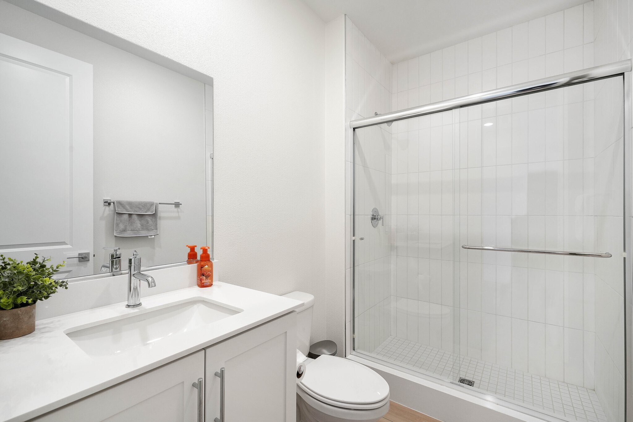 Bathroom #4 | Lower First Level - 27586 Manzanita Way