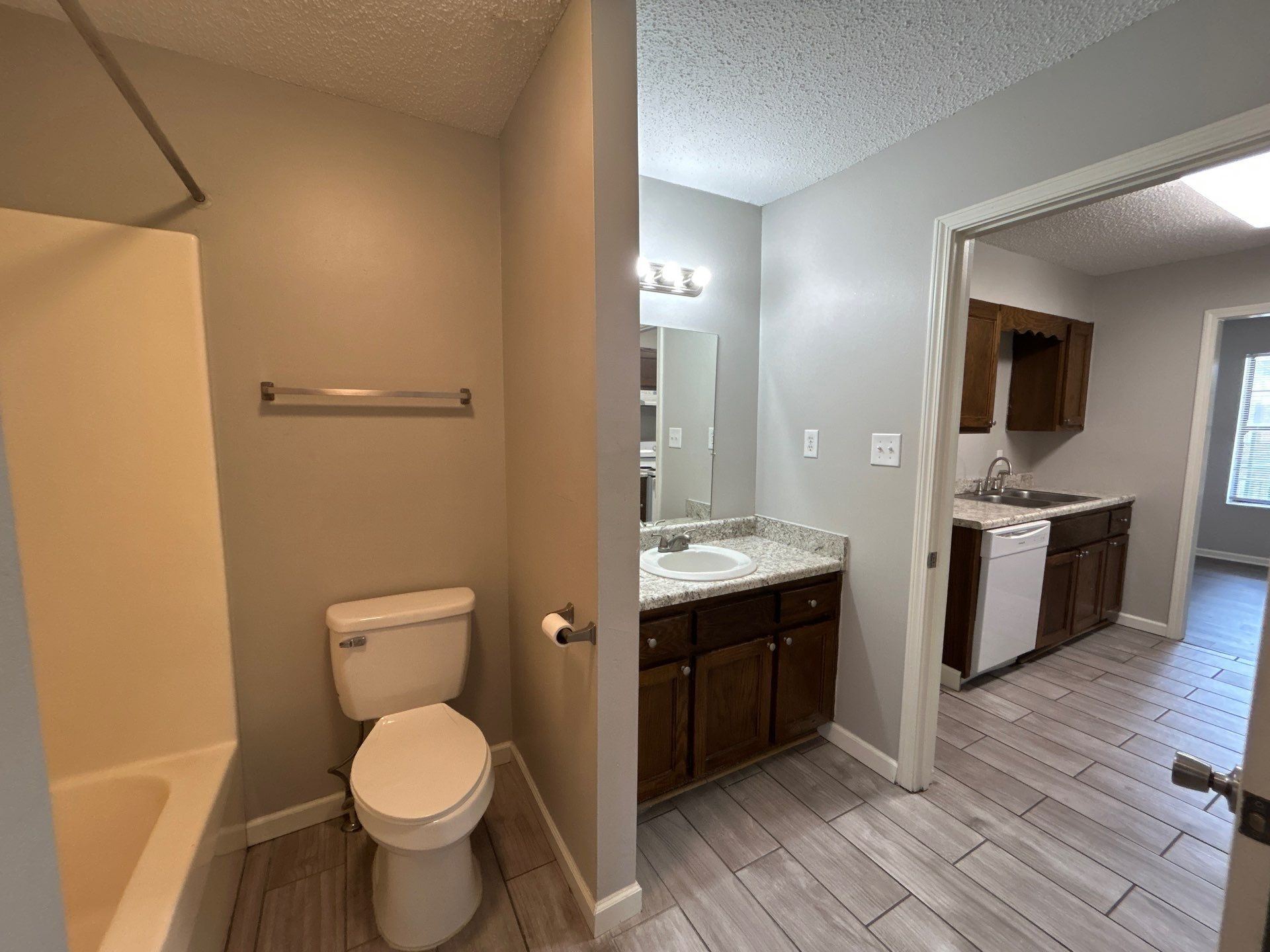 Building Photo - 30 Sta Les Cv