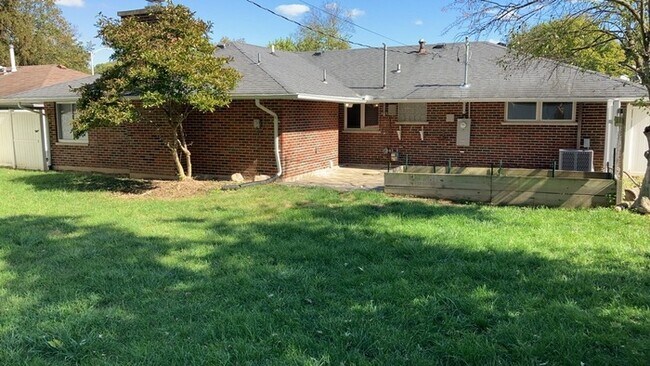 Building Photo - 4783 Loxley Dr