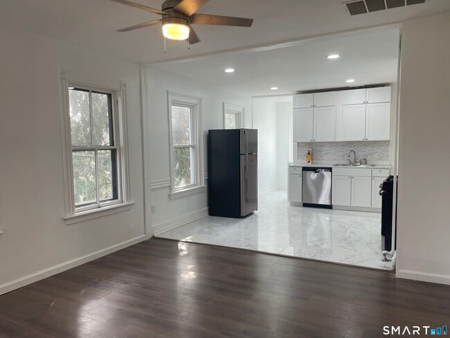 Building Photo - 40 Exchange St