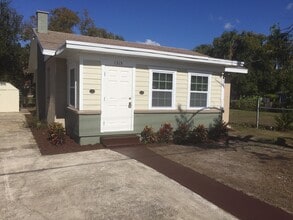 Building Photo - Bungalow - Close to Howard and UT
