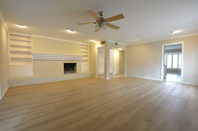 Building Photo - 3307 74th St