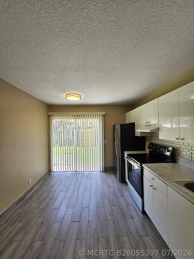 Building Photo - 4859 Orleans Ct