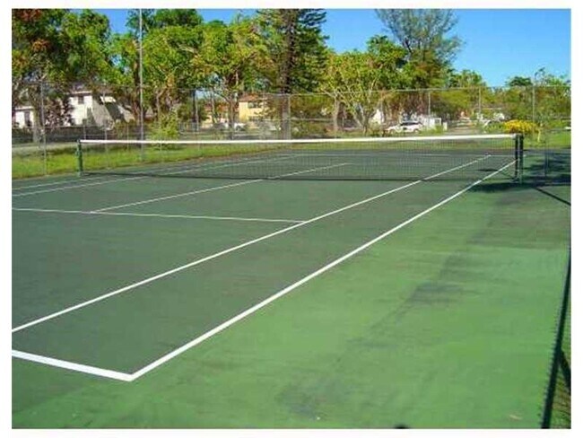 Building Photo - 11905 NE 2nd Ave