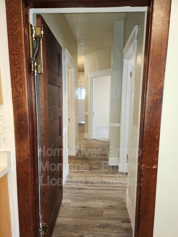 Building Photo - 542 S 3rd St W