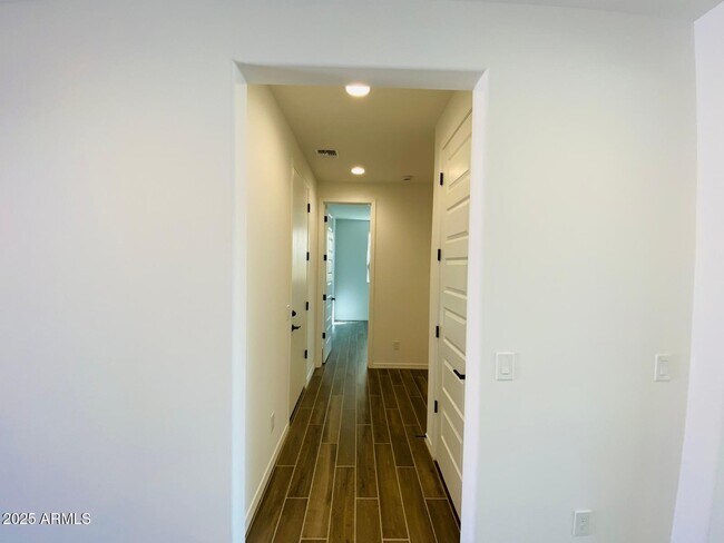 Building Photo - 9025 W Denton Ln