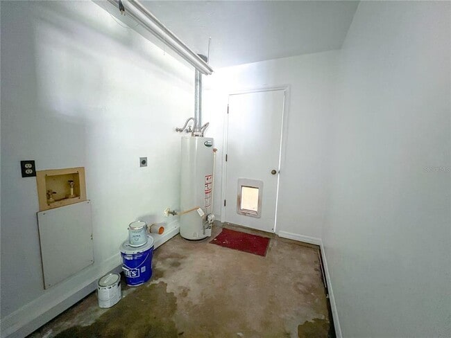Building Photo - 6003 NW 36th Pl