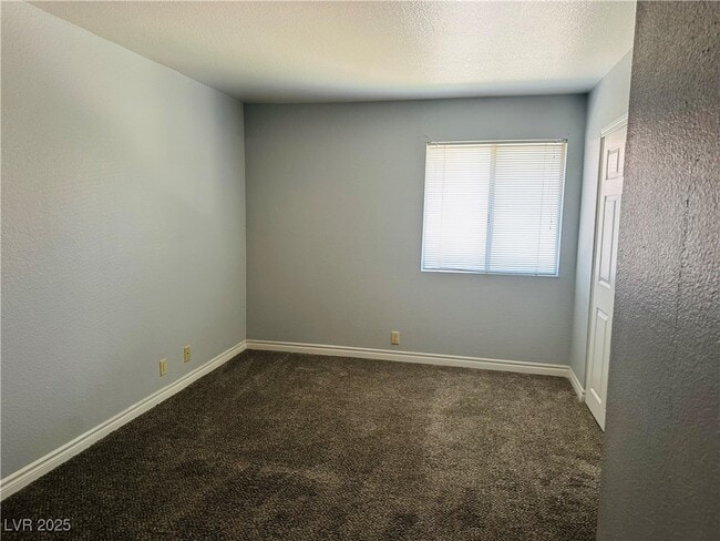 Building Photo - 5080 Indian River Dr