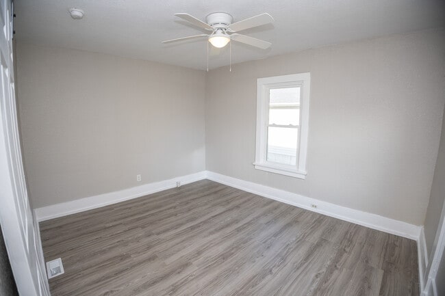 Building Photo - 421 Marshall St