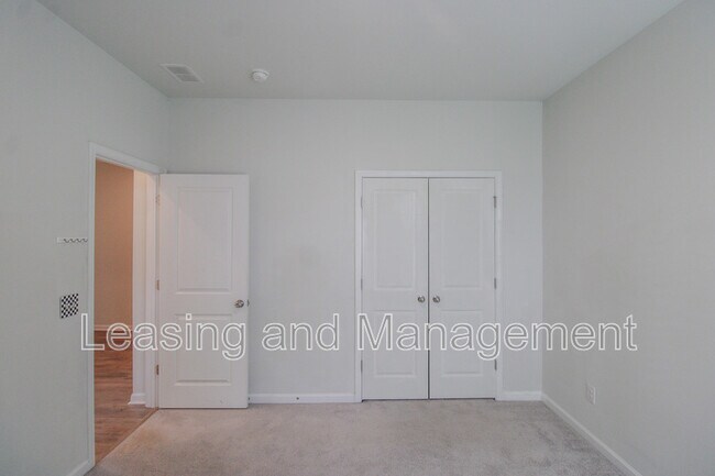 Building Photo - 150 Daniels Creek Cir