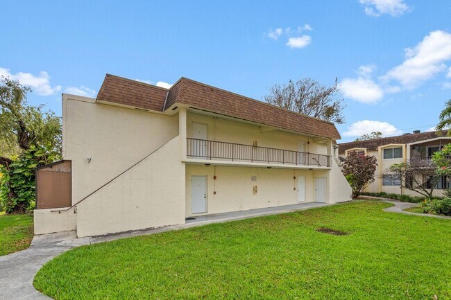Building Photo - 7831 SW 56th St