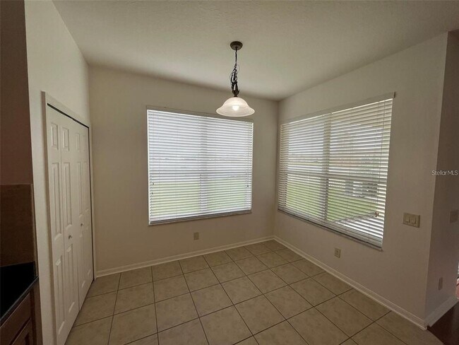 Building Photo - 10757 Pictorial Park Dr