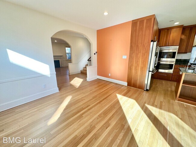 Building Photo - 4 br, 3.5 bath House - 2910 Cortland Pl NW