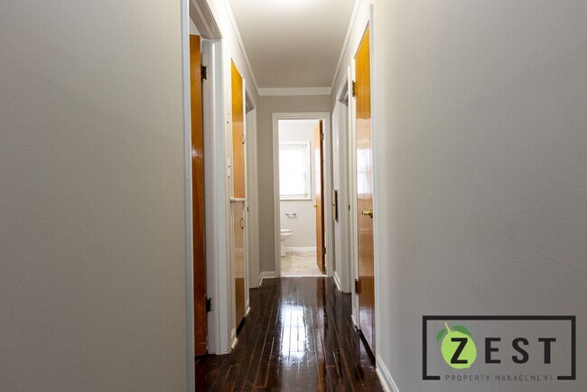 Building Photo - BEAUTIFUL 3 BEDROOM 1 BATH