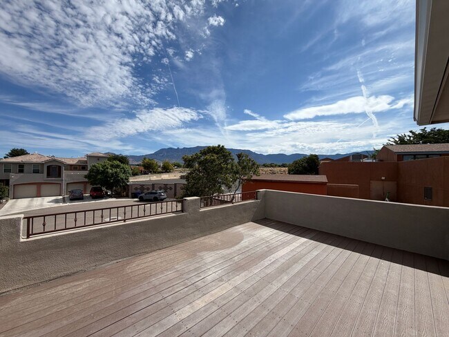 Building Photo - 7420 Tangerine Ct NE