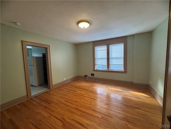 Building Photo - 409 Milton Ave