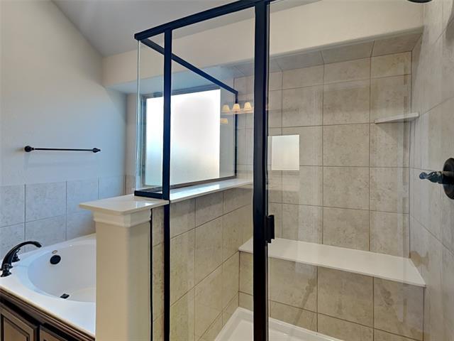 Building Photo - 900 McLynn Ct