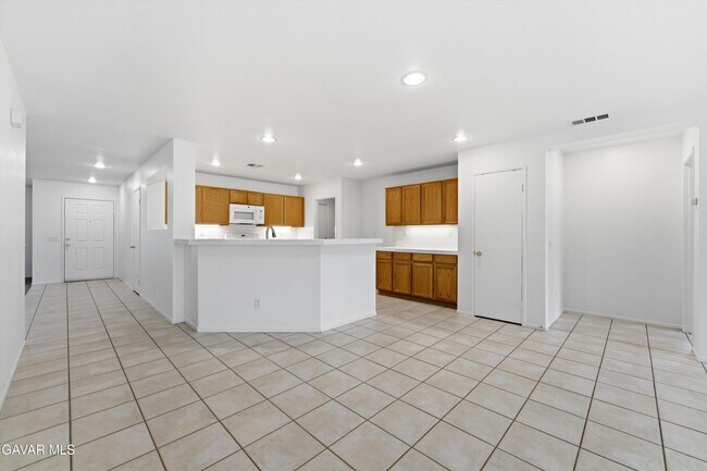Building Photo - 42144 Madison Dr