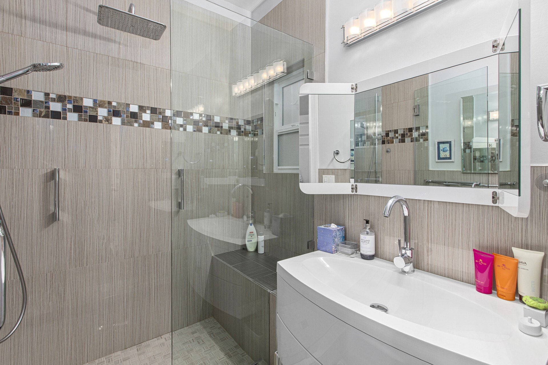 Building Photo - 548 25th Ave