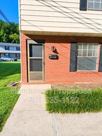 Building Photo - 1311 N 6th St