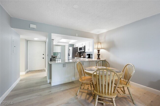 Building Photo - 15177 Parkside Dr