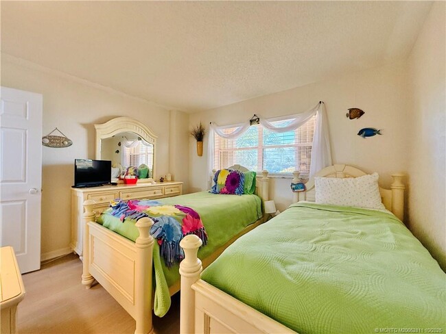 Building Photo - 9400 S Ocean Dr