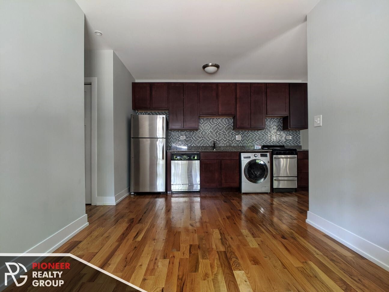 Building Photo - 556 W Arlington Pl