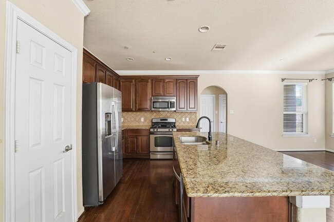 Building Photo - 2 Bettina Ln