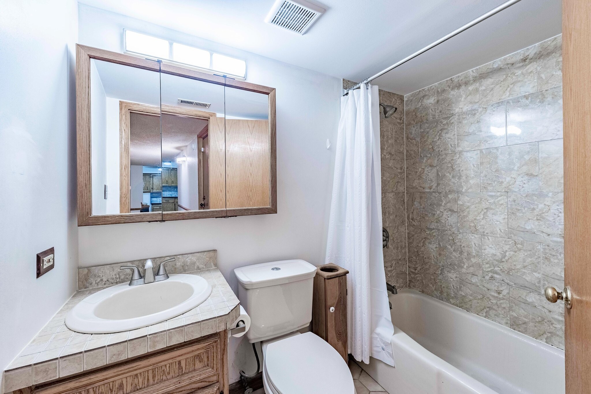 Building Photo - 3103 Grove Ave