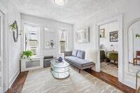 Building Photo - 542 E 14th St