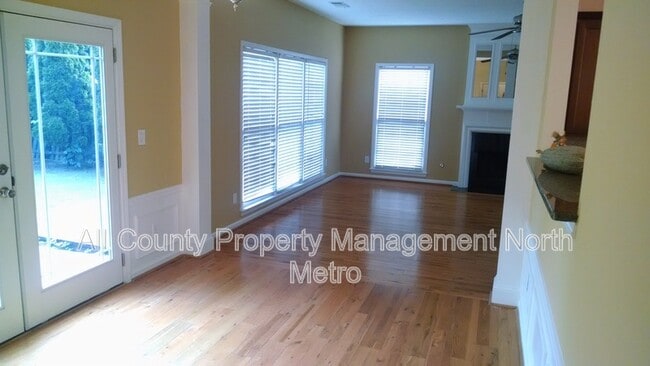 Building Photo - 225 Leasingworth Way