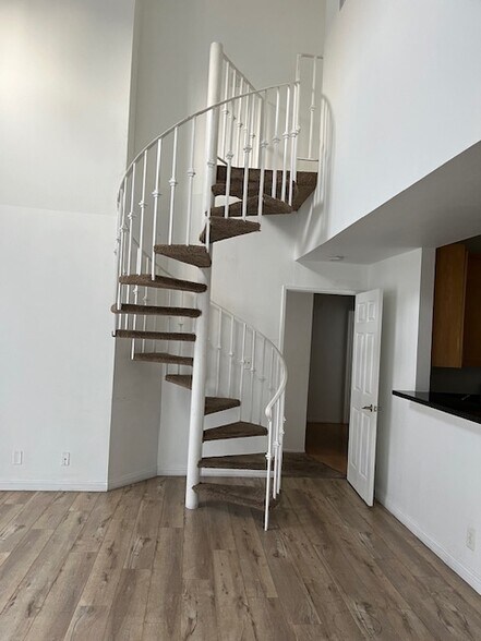 3rd bed. going up to stairs to upper Den - 884 Palm Ave