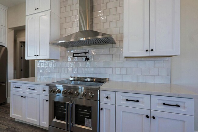 Building Photo - 2351 E Cana Ln